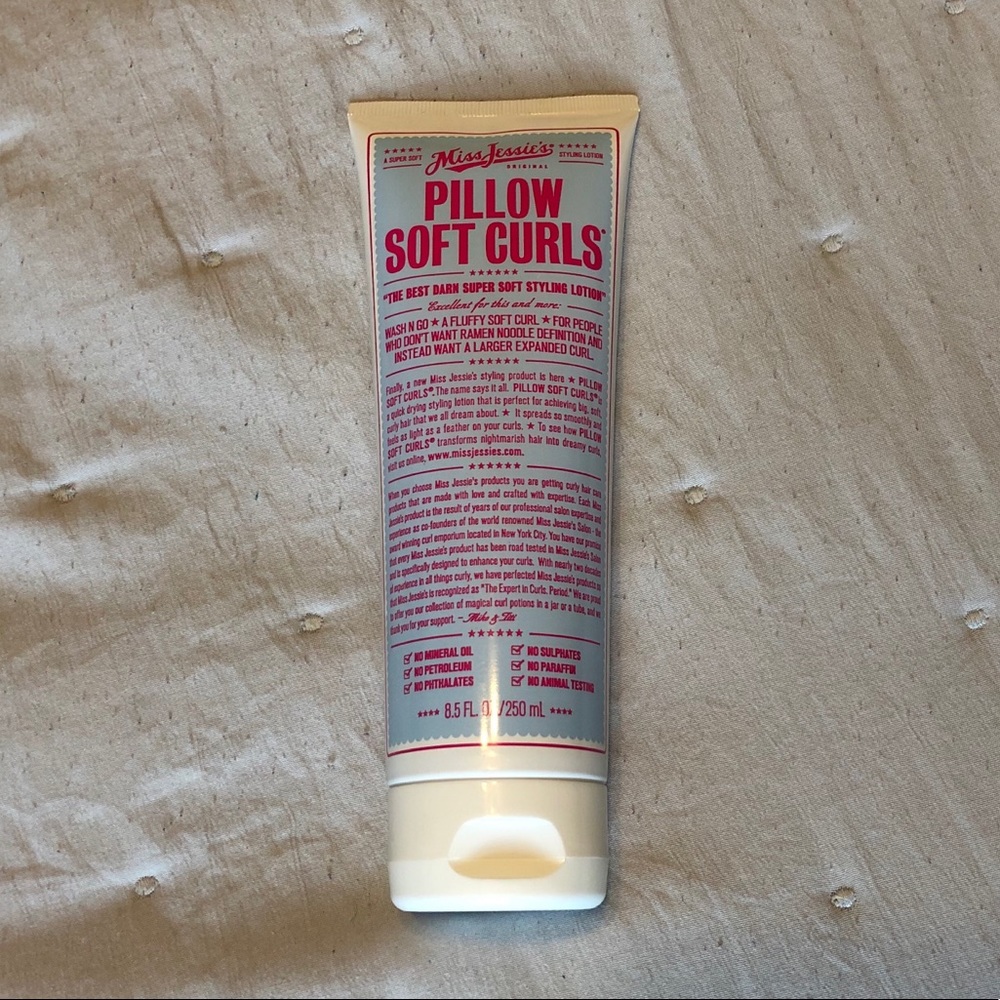 Pillow soft curls